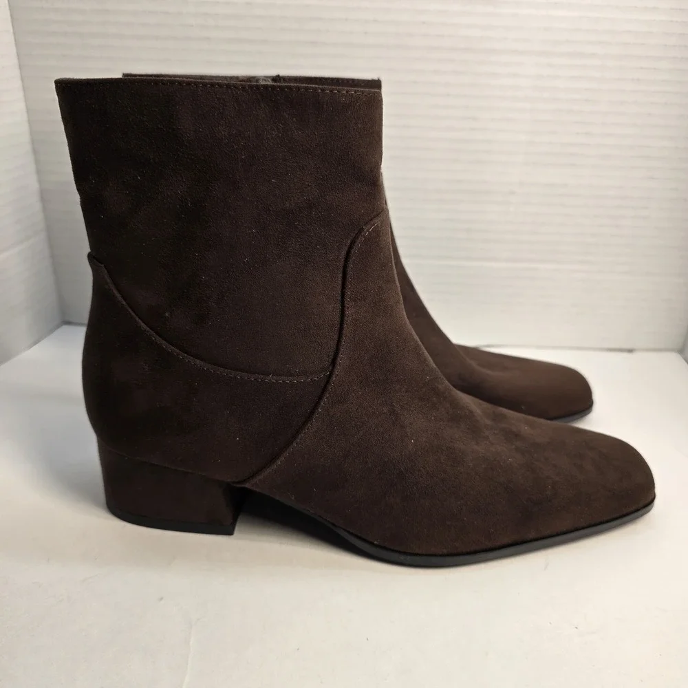 Women's Coral Boots with Memory Foam Insole – Universal Thread Size 7